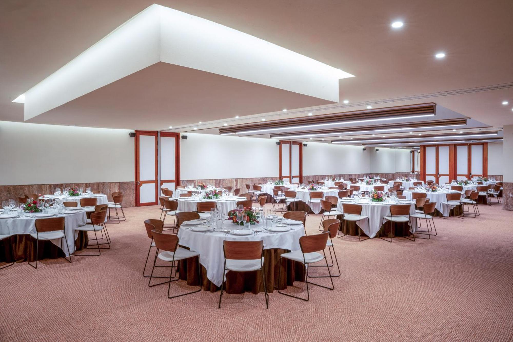 Hotel Melia Bilbao Exterior photo The ballroom