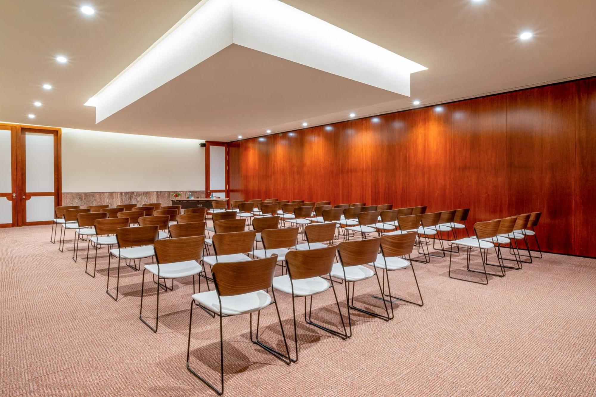 Hotel Melia Bilbao Exterior photo Meeting room